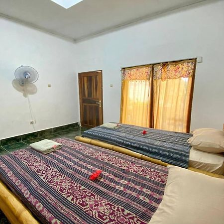 Duyung Rooms & Resto Gerupuk Bumbang Exterior foto