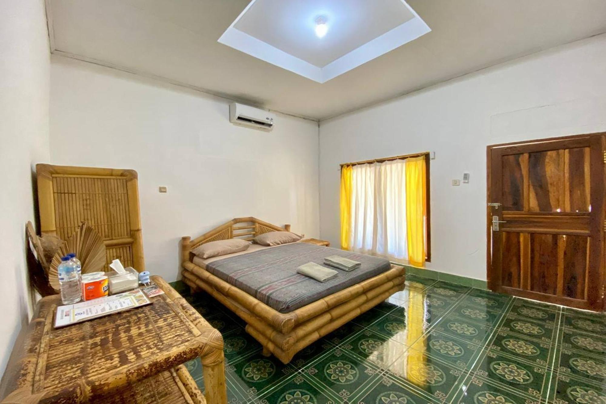 Duyung Rooms & Resto Gerupuk Bumbang Exterior foto