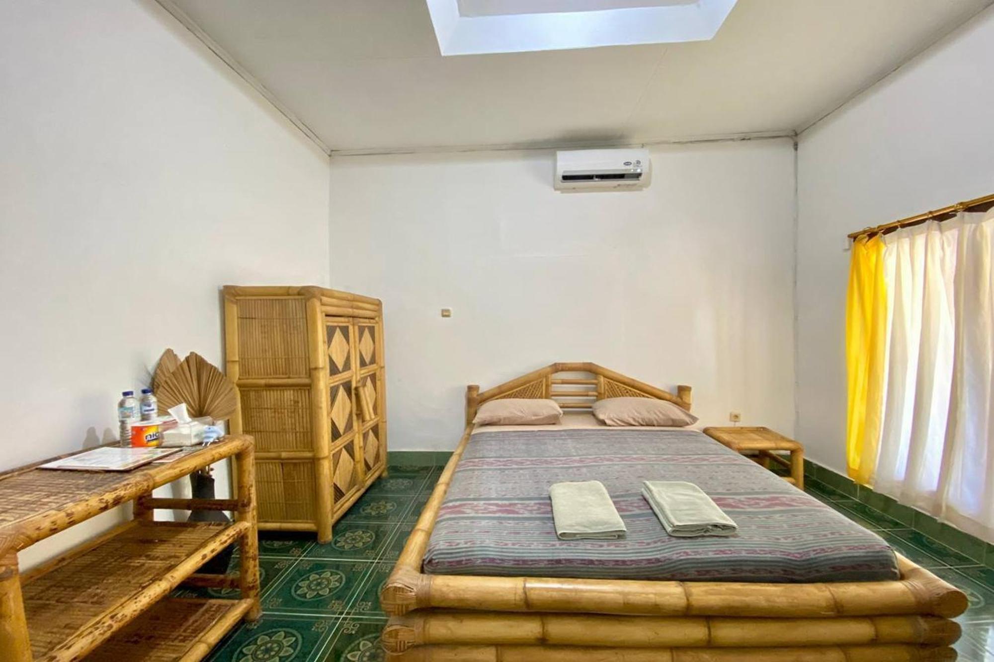 Duyung Rooms & Resto Gerupuk Bumbang Exterior foto