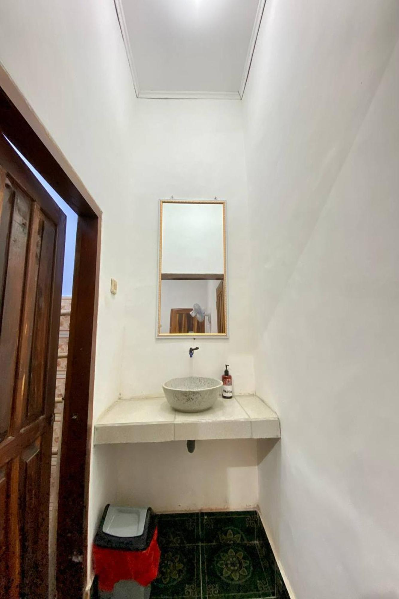 Duyung Rooms & Resto Gerupuk Bumbang Exterior foto